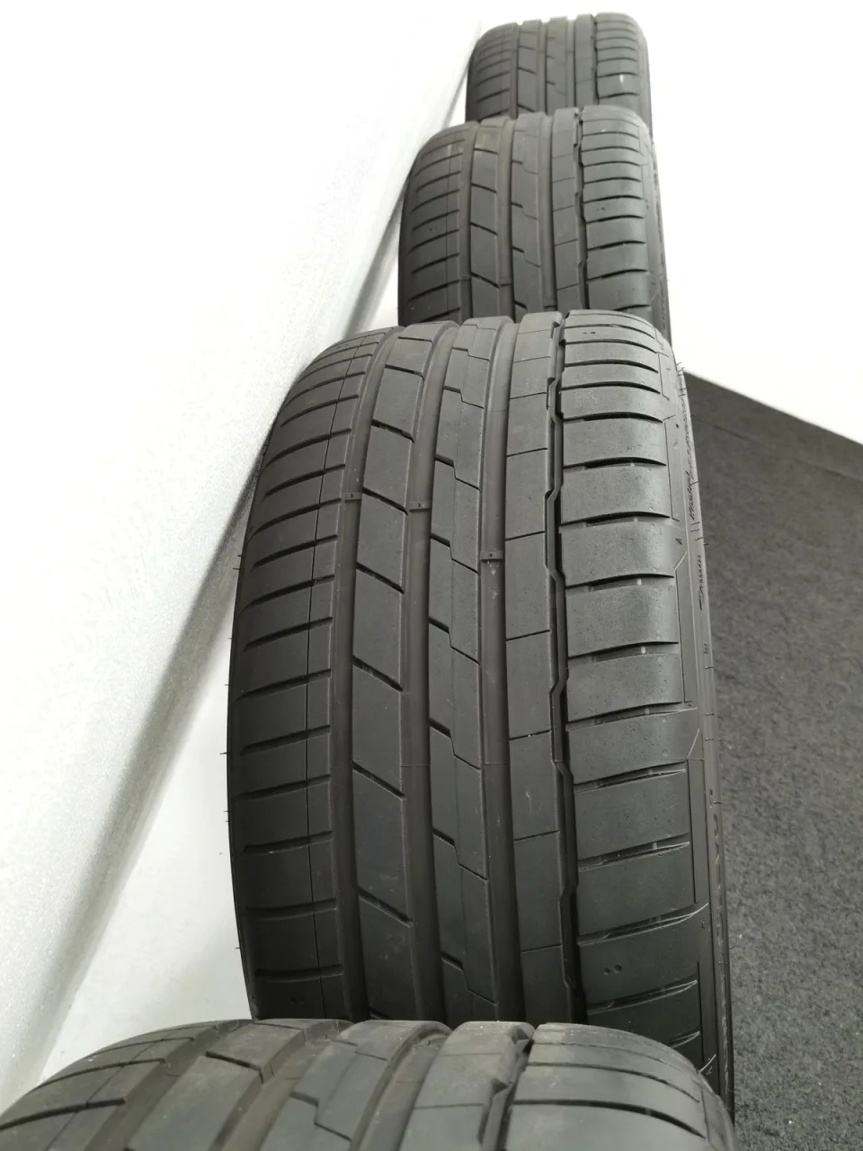 22 Zoll Audi 5-V-Speichen-Trapez Anthrazit glänzend, glanzgedreht Sommerräder / Hankook Ventus S1 evo3 (soundabsorber) (AO) 285/30 R22 – Bild 2