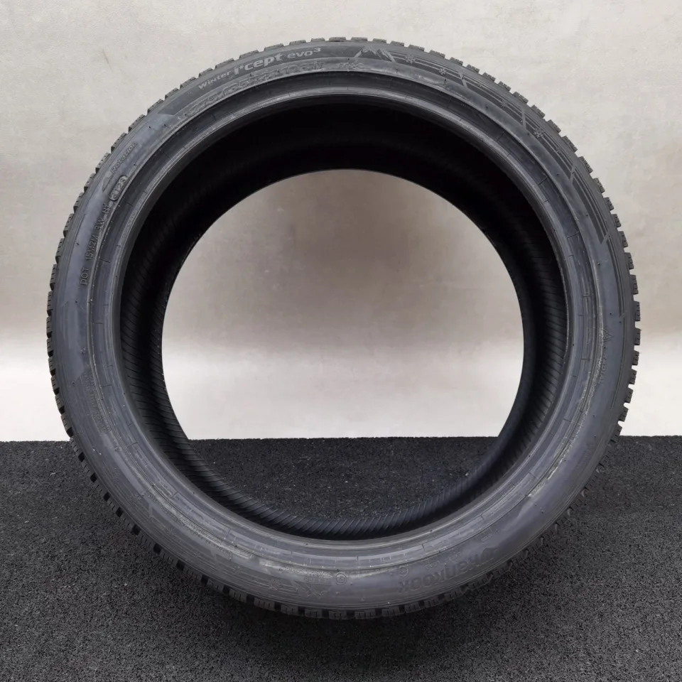 Hankook Winter i*cept evo3 275/35 R21 Winterreifen – Bild 4