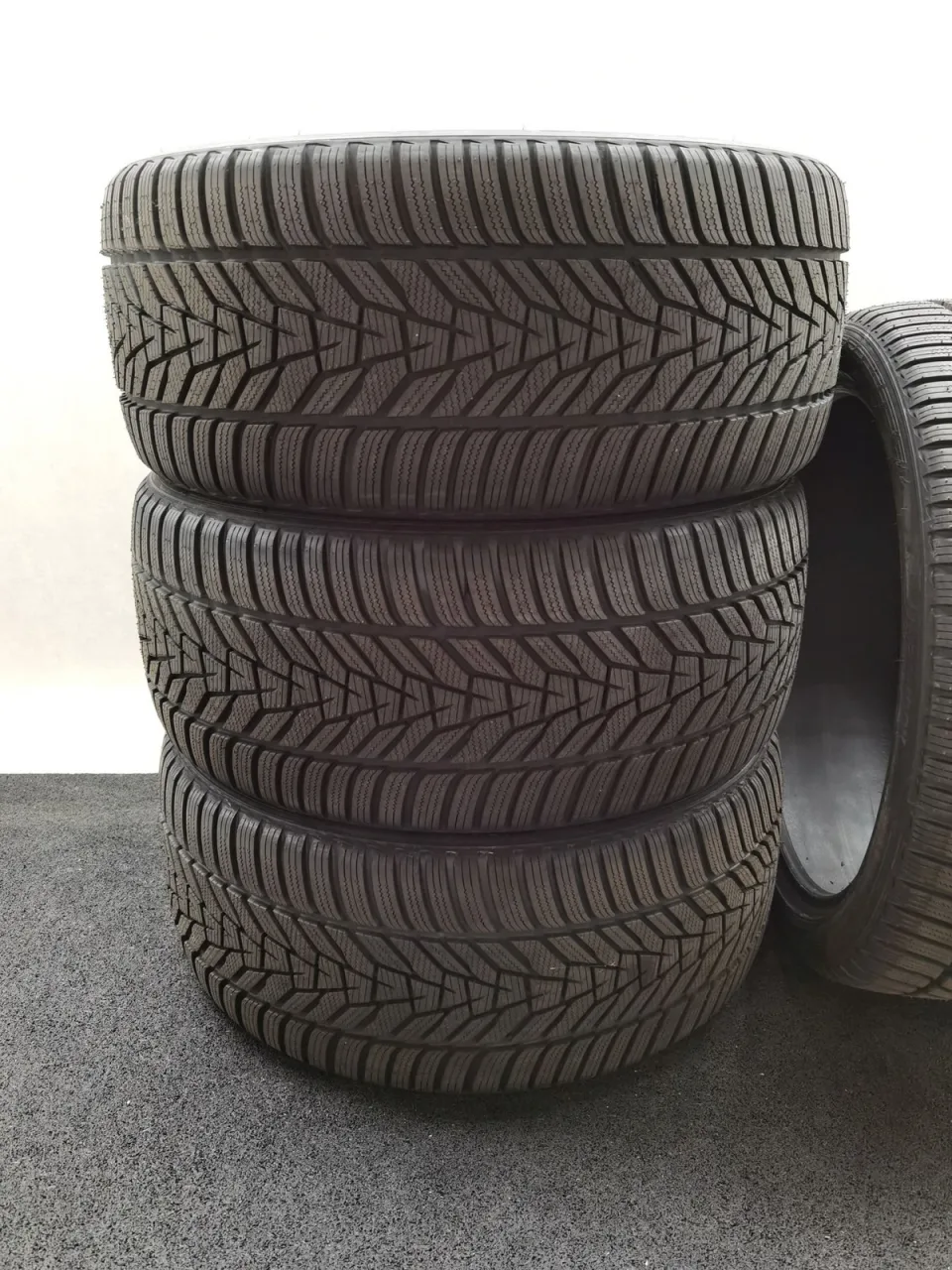 Hankook Winter i*cept evo3 275/35 R21 Winterreifen – Bild 2
