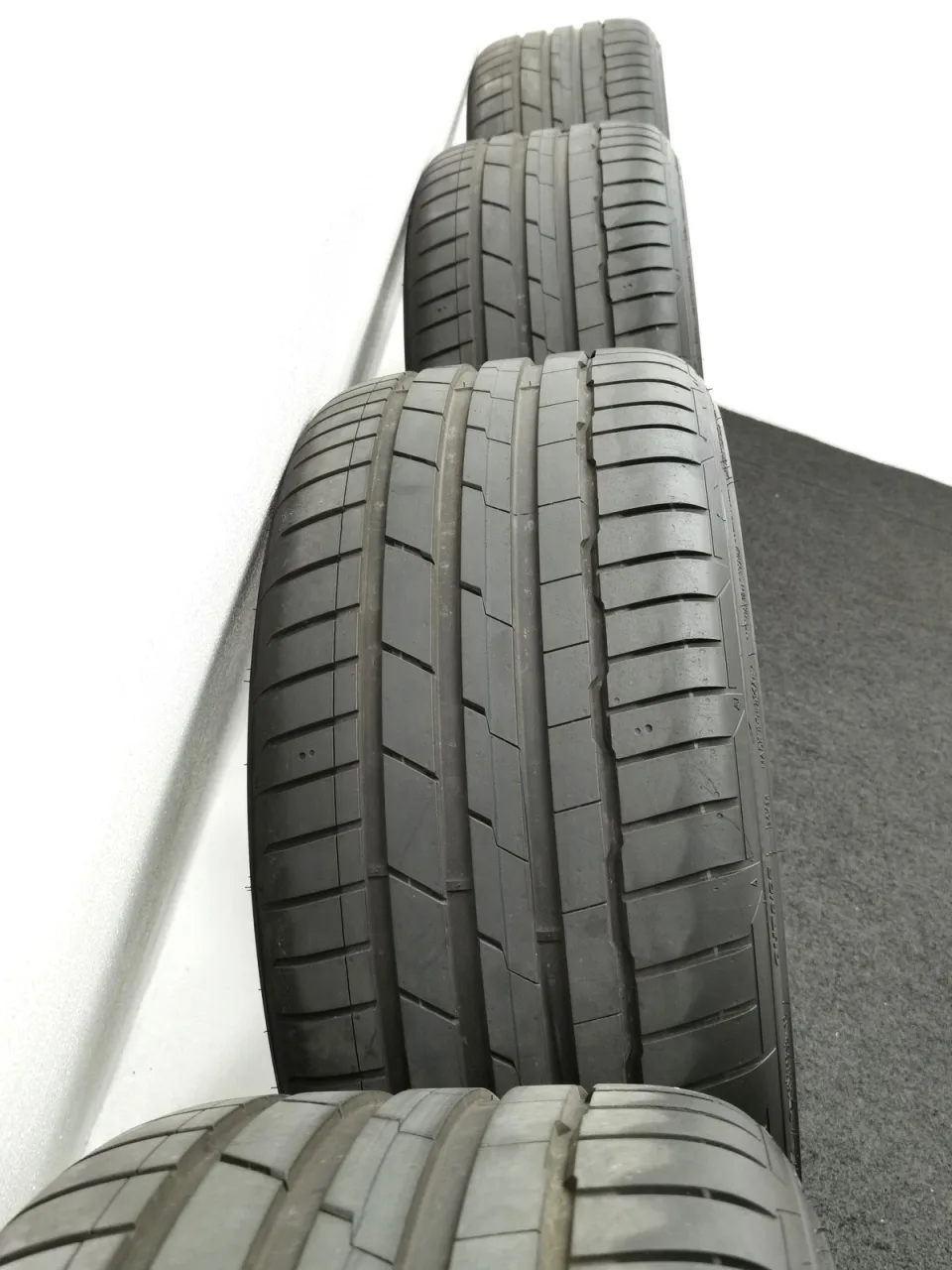 22 Zoll Audi 5-V-Speichen-Trapez Schwarz glänzend Sommerräder / Hankook Ventus S1 evo3 (soundabsorber) (AO) 285/30 R22 – Bild 2