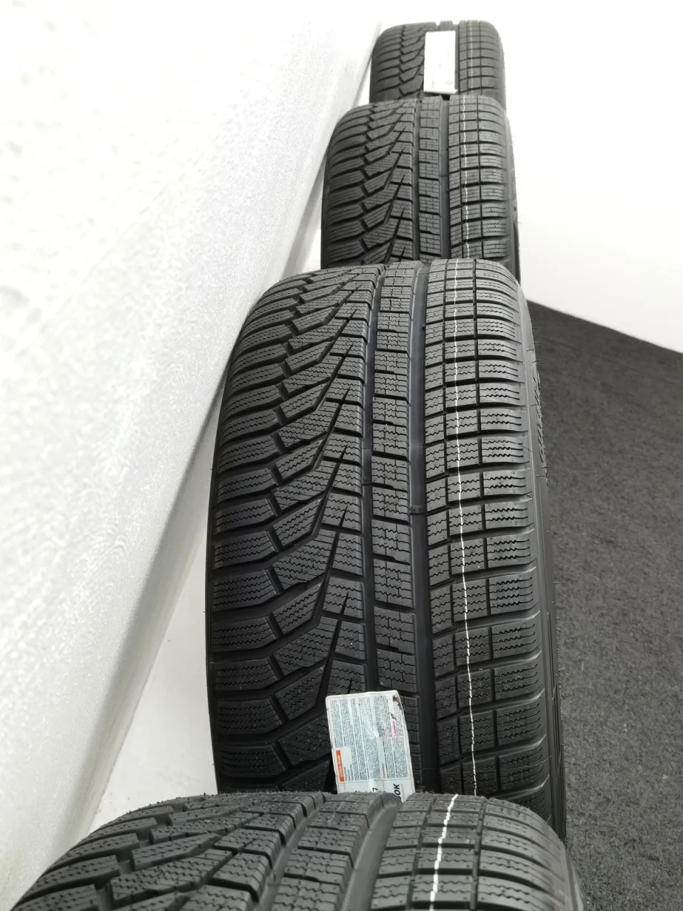 22 Zoll Audi 10-Speichen-Stern Silber Winterräder / Hankook Winter i*cept evo2 SUV (W320A) AO 275/40 R22 – Bild 2