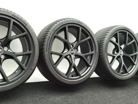 19 Zoll Audi 5-Y-Speichen Schwarz matt Sommerräder / Bridgestone Potenza Sport R2 Enliten 265/30 R19