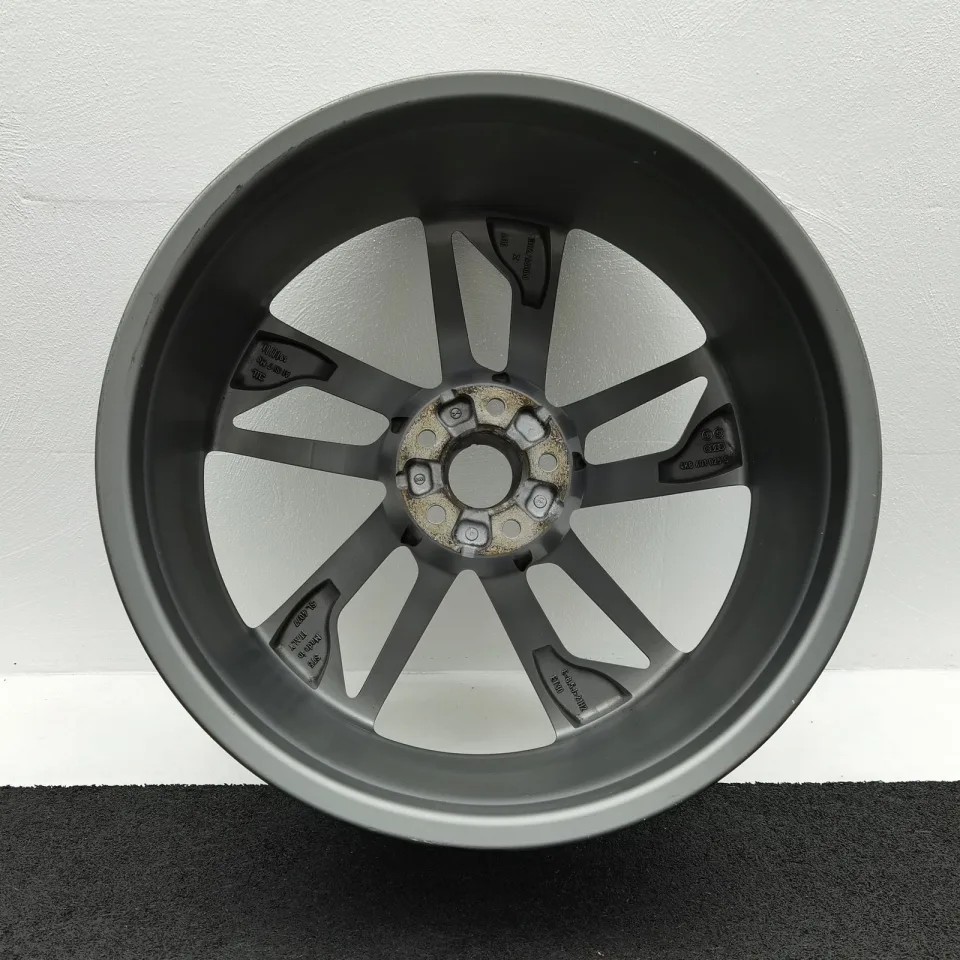 21 Zoll Audi 5-Arm-Trapezoid Titan matt, glanzgedreht Alufelge – Bild 3