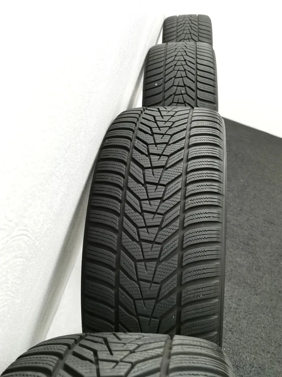 20 Zoll ABT Sportsline GR20 Matt black, glanzgedreht Winterräder / Hankook Winter i*cept evo3 (W330) 245/35 R20 – Bild 2
