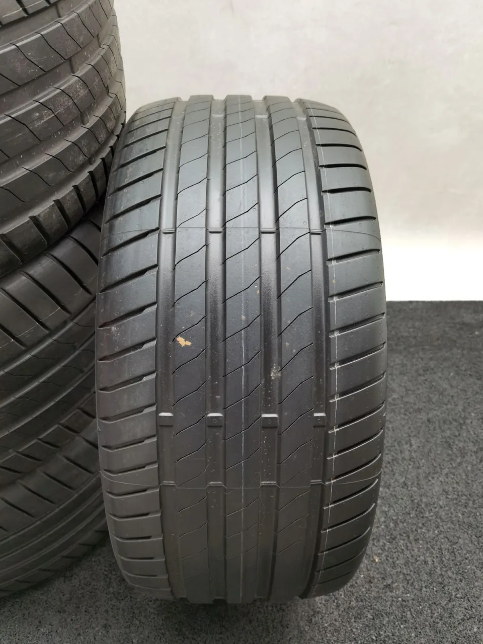 Bridgestone Potenza Sport R2 Enliten 265/30 R19 Sommerreifen – Bild 3