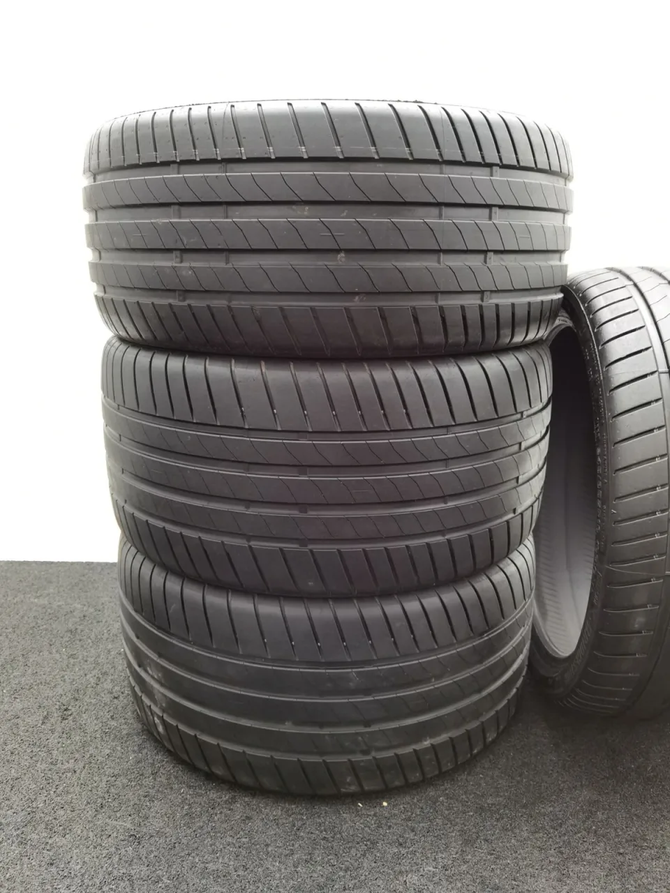Bridgestone Potenza Sport R2 Enliten 265/30 R19 Sommerreifen – Bild 2