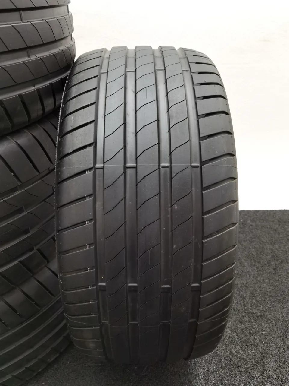 Bridgestone Potenza Sport R2 Enliten 265/30 R19 Sommerreifen – Bild 3