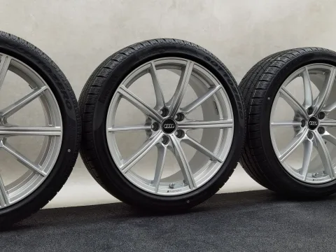 19 Zoll Audi 10-Speichen-Stern Silber Winterräder / Pirelli Winter 240 Sottozero Serie II AO 235/40 R19