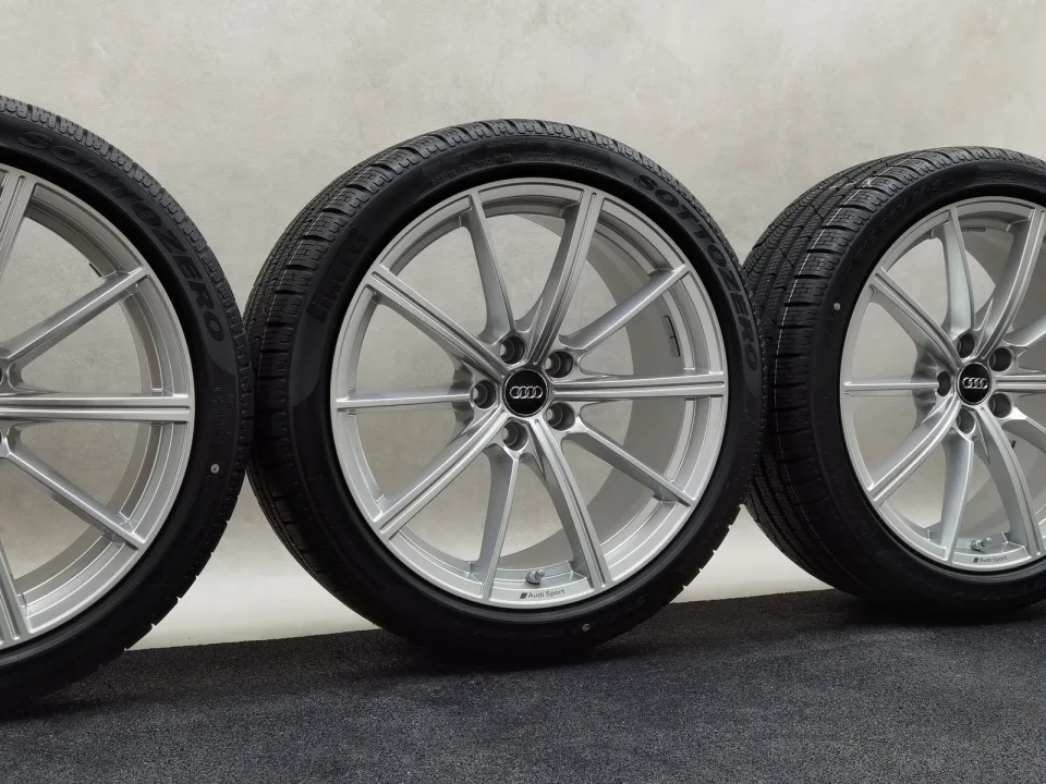 19 Zoll Audi 10-Speichen-Stern Silber Winterräder / Pirelli Winter 240 Sottozero Serie II AO 235/40 R19 – Bild 1