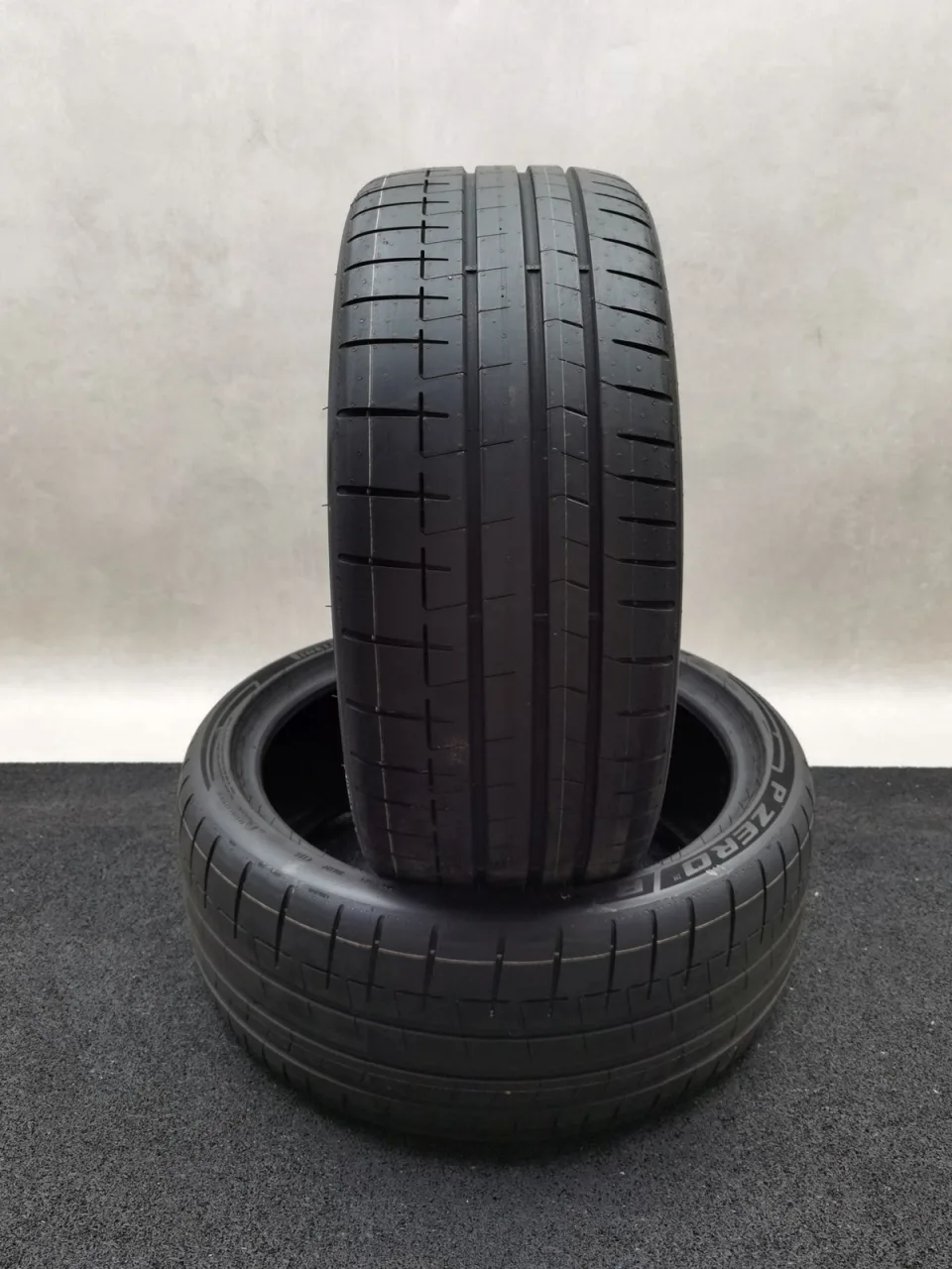 Pirelli P-Zero R (R1) 265/30 R19 Sommerreifen – Bild 4