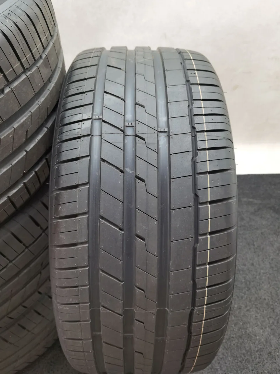 Hankook Ventus S1 evo3 SUV (K127A) 295/40 R22 Sommerreifen – Bild 3