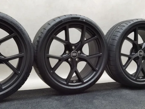 19 Zoll Audi 5-Y-Speichen Schwarz matt Sommerräder / Pirelli P-Zero R (R1) 265/30 R19