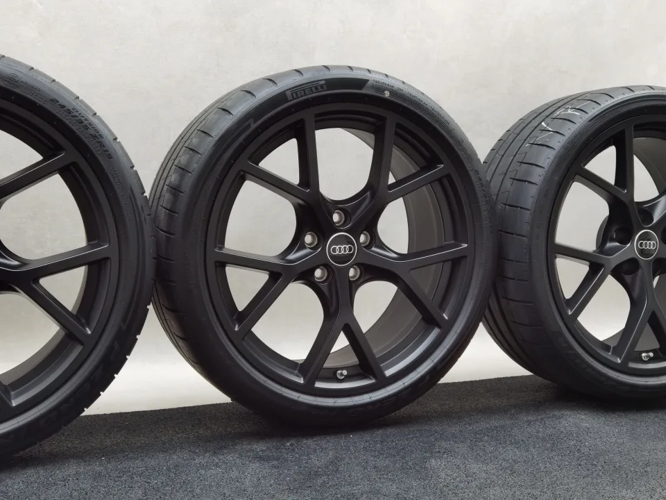 19 Zoll Audi 5-Y-Speichen Schwarz matt Sommerräder / Pirelli P-Zero R (R1) 265/30 R19 – Bild 1