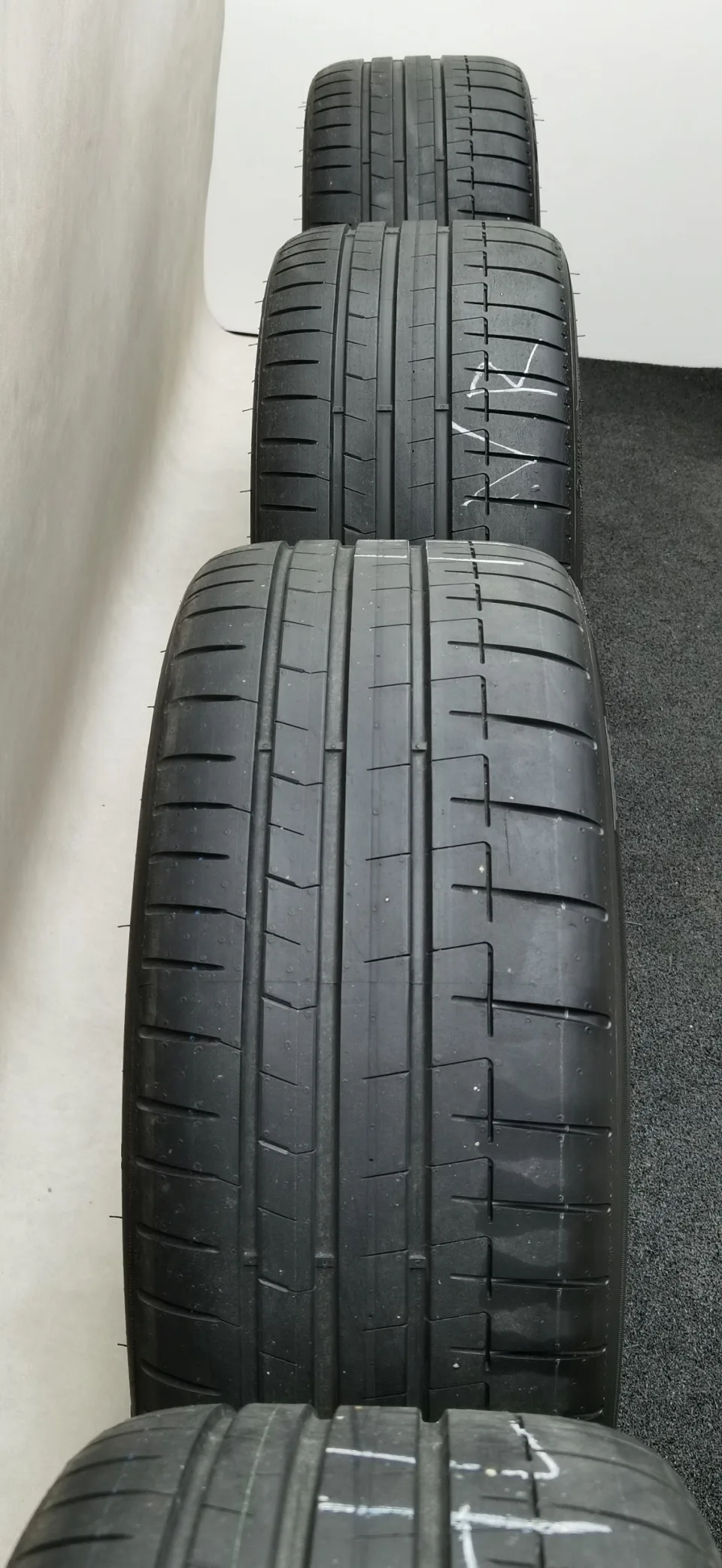19 Zoll Audi 5-Y-Speichen Schwarz matt Sommerräder / Pirelli P-Zero R (R1) 265/30 R19 – Bild 2