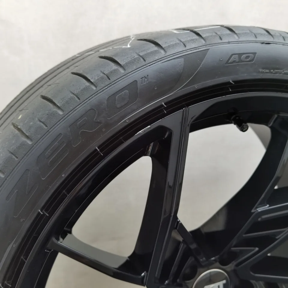 23 Zoll ABT Sportsline IR23 Glossy black Sommerräder / Pirelli P-Zero (PZ4) AO 295/35 R23 – Bild 5