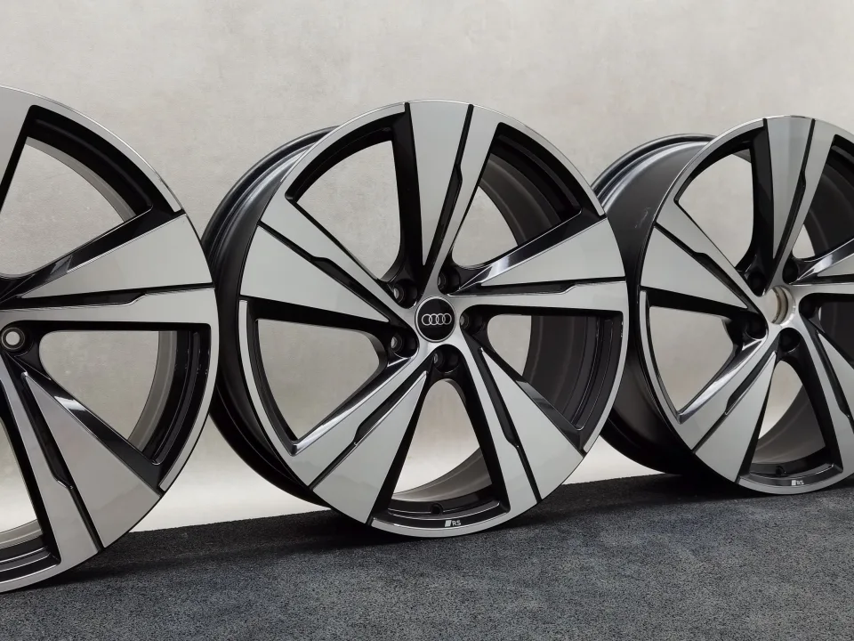 21 Zoll Audi 5-Arm-Split Schwarz metallic, glanzgedreht Alufelgen – Bild 1