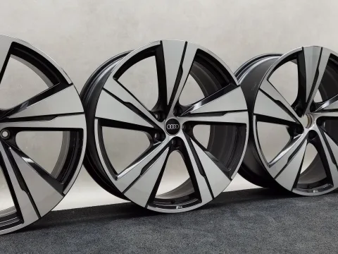 21 Zoll Audi 5-Arm-Split Schwarz metallic, glanzgedreht Alufelgen