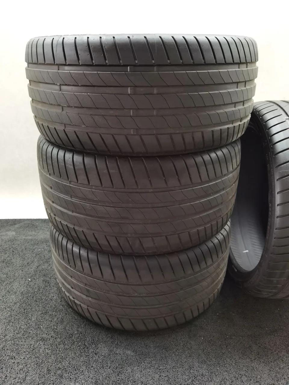 Bridgestone Potenza Sport R2 Enliten 265/30 R19 Sommerreifen – Bild 2