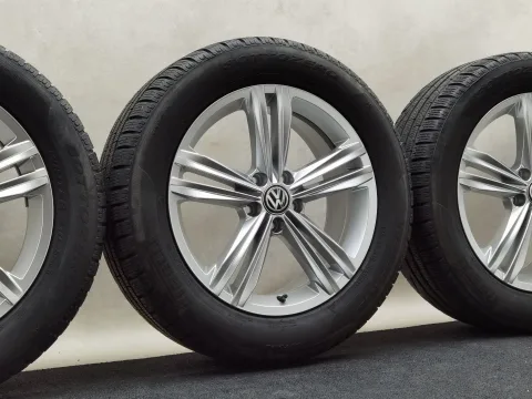 18 Zoll Volkswagen Sebring Silber Winterräder / Pirelli Winter 210 Sottozero Serie 2 AO 235/55 R18