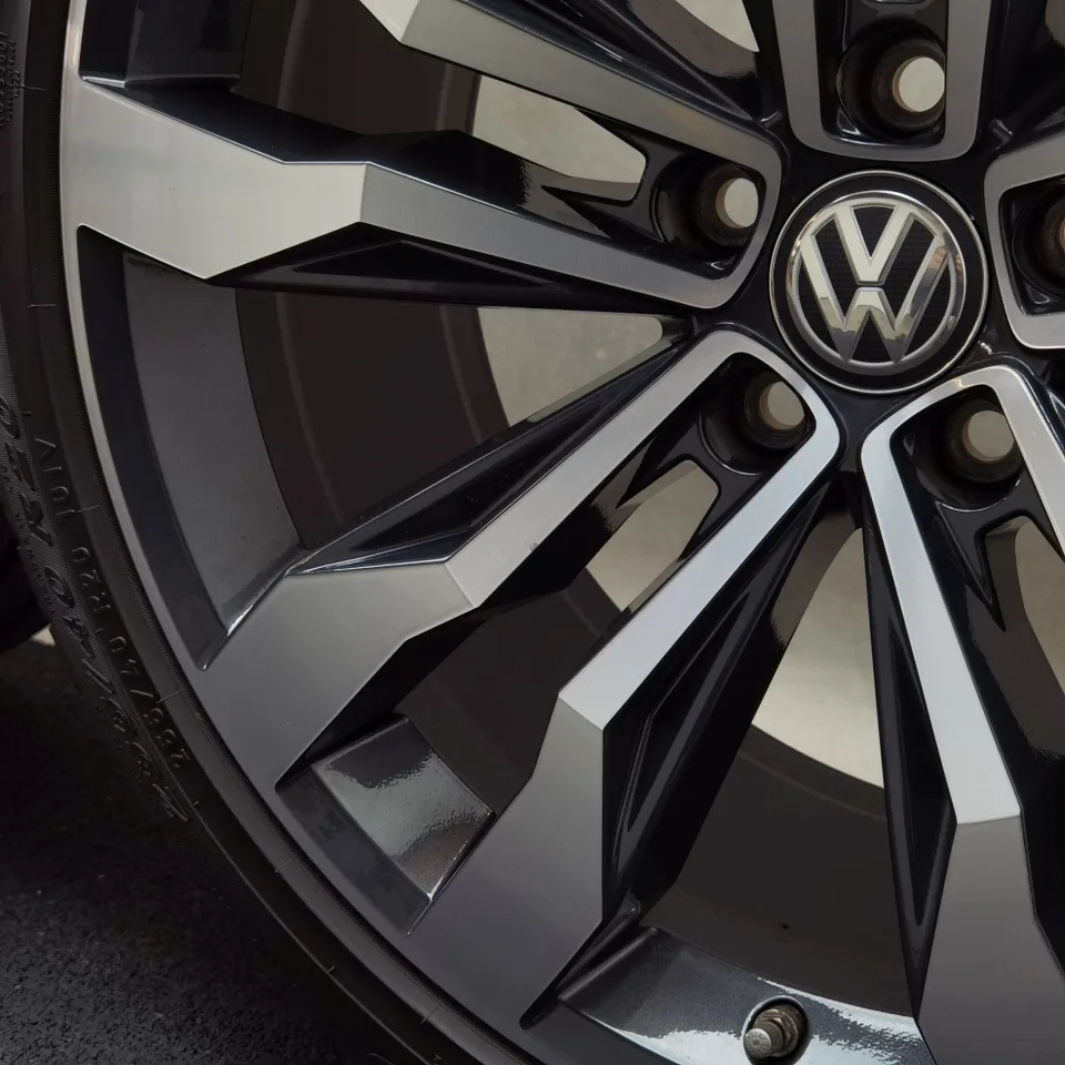 20 Zoll Volkswagen Suzuka Grau glänzend, glanzgedreht Sommerräder / Pirelli Scorpion Verde (Seal Inside) 255/40 R20 – Bild 10
