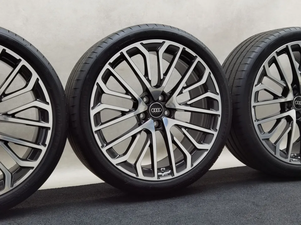 20 Zoll Audi Vielspeichen-S Schwarz glänzend, glanzgedreht Sommerräder / Goodyear Eagle F1 Supersport R0 SCT 245/35 R20 – Bild 1