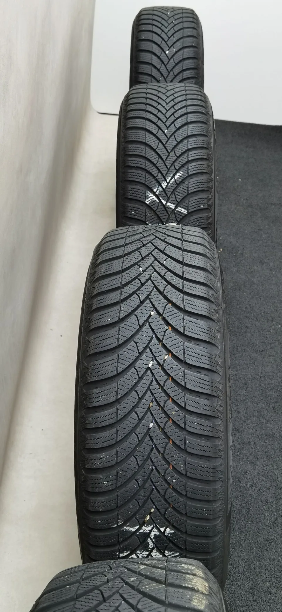 16 Zoll Volkswagen Winterräder / Semperit Speed-Grip 5 205/60 R16 – Bild 2