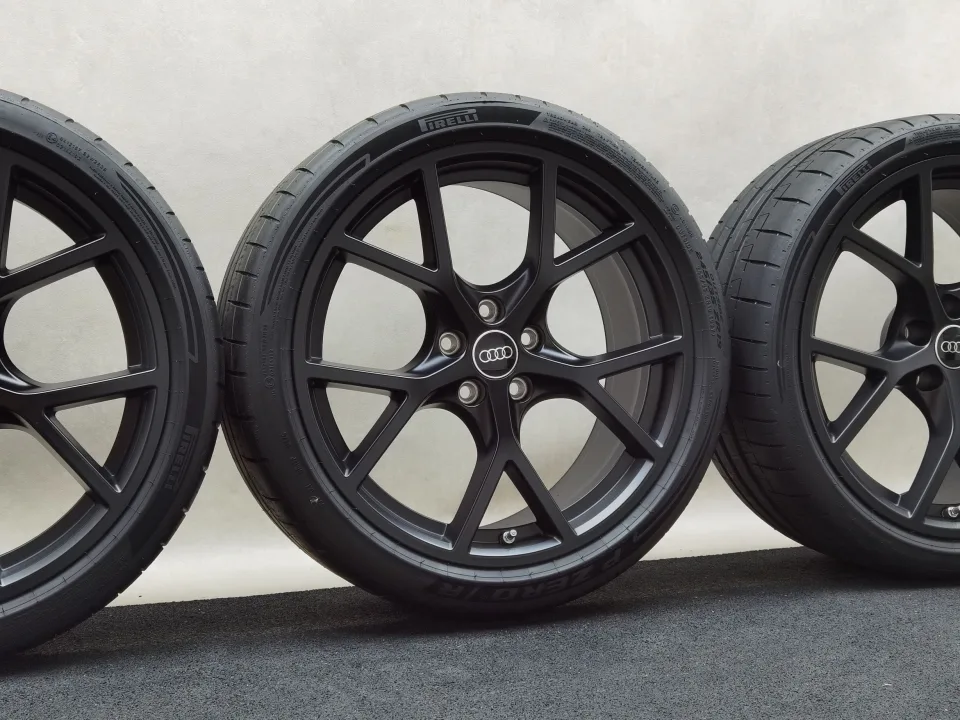 19 Zoll Audi 5-Y-Speichen Schwarz matt Sommerräder / Pirelli P-Zero R (R1) 265/30 R19 – Bild 1