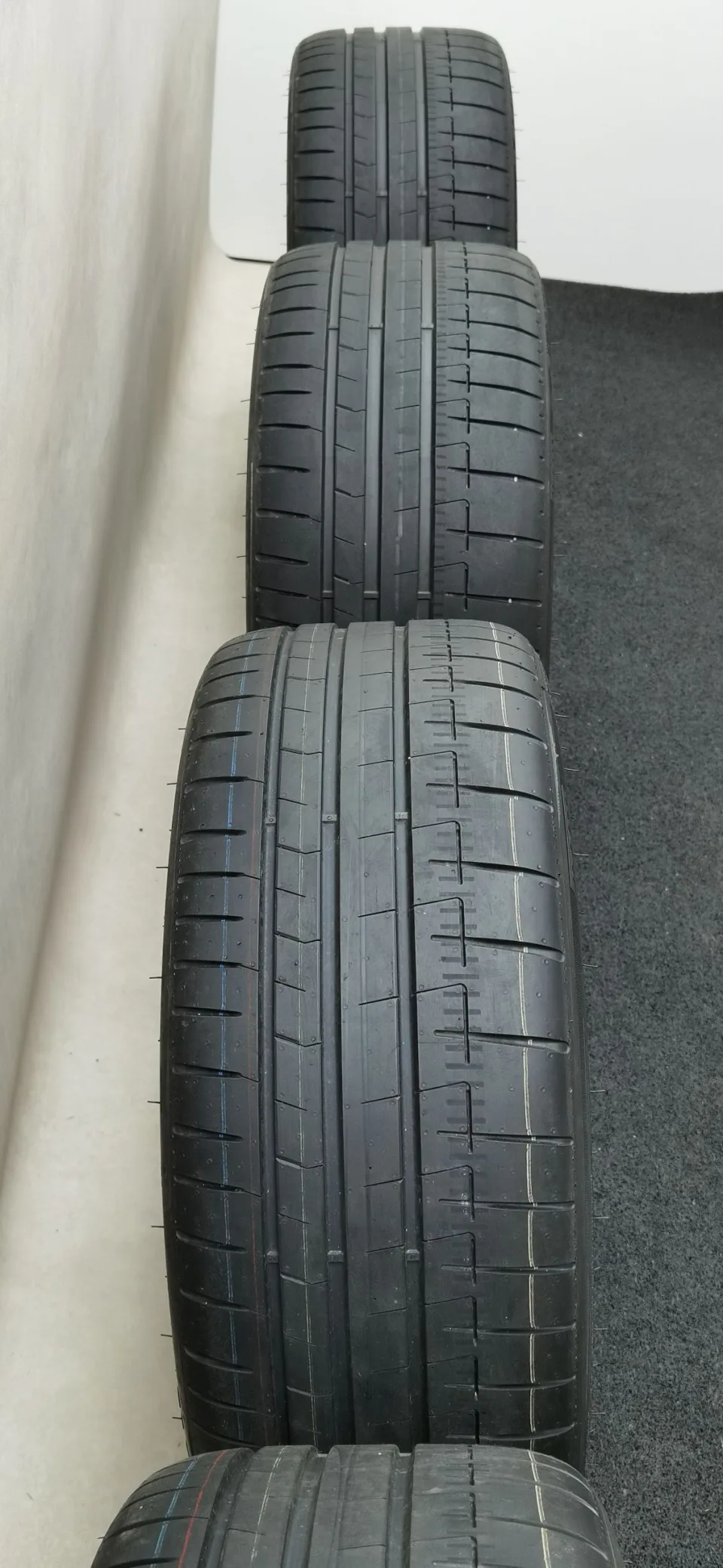 19 Zoll Audi 5-Y-Speichen Schwarz matt Sommerräder / Pirelli P-Zero R (R1) 265/30 R19 – Bild 2