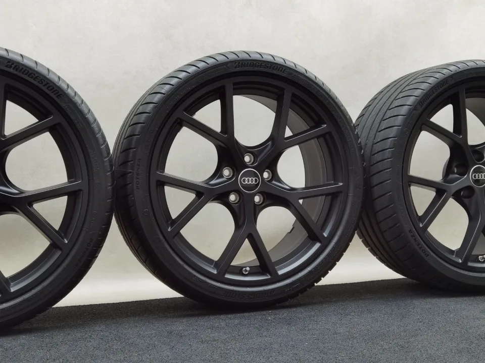 19 Zoll Audi 5-Y-Speichen Schwarz matt Sommerräder / Bridgestone Potenza Sport R2 Enliten 265/30 R19 – Bild 1