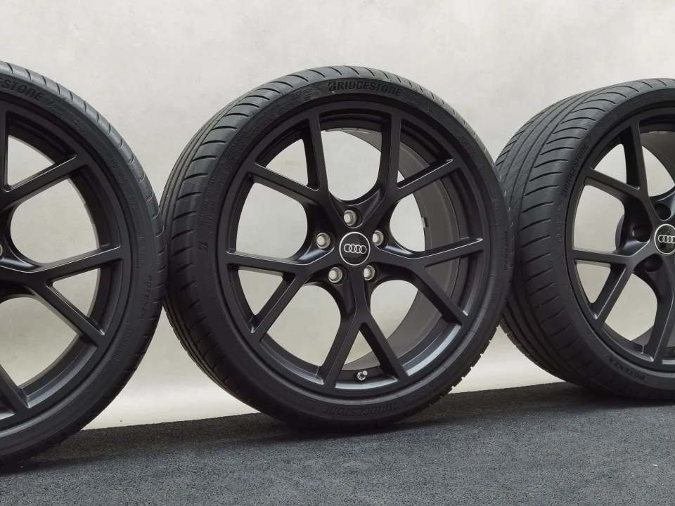 19 Zoll Audi 5-Y-Speichen Schwarz matt Sommerräder / Bridgestone Potenza Sport R2 Enliten 265/30 R19 – Bild 1