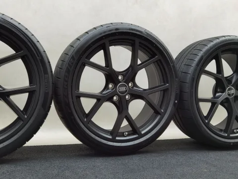 19 Zoll Audi 5-Y-Speichen Schwarz matt Sommerräder / Pirelli P-Zero R (R1) 265/30 R19