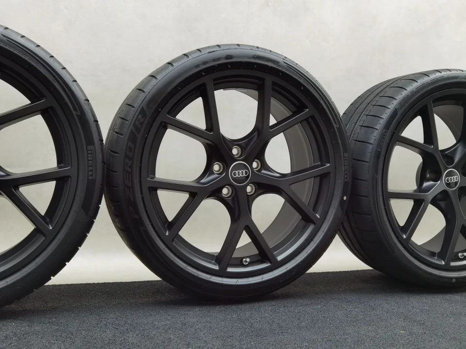 19 Zoll Audi 5-Y-Speichen Schwarz matt Sommerräder / Pirelli P-Zero R (R1) 265/30 R19 – Bild 1