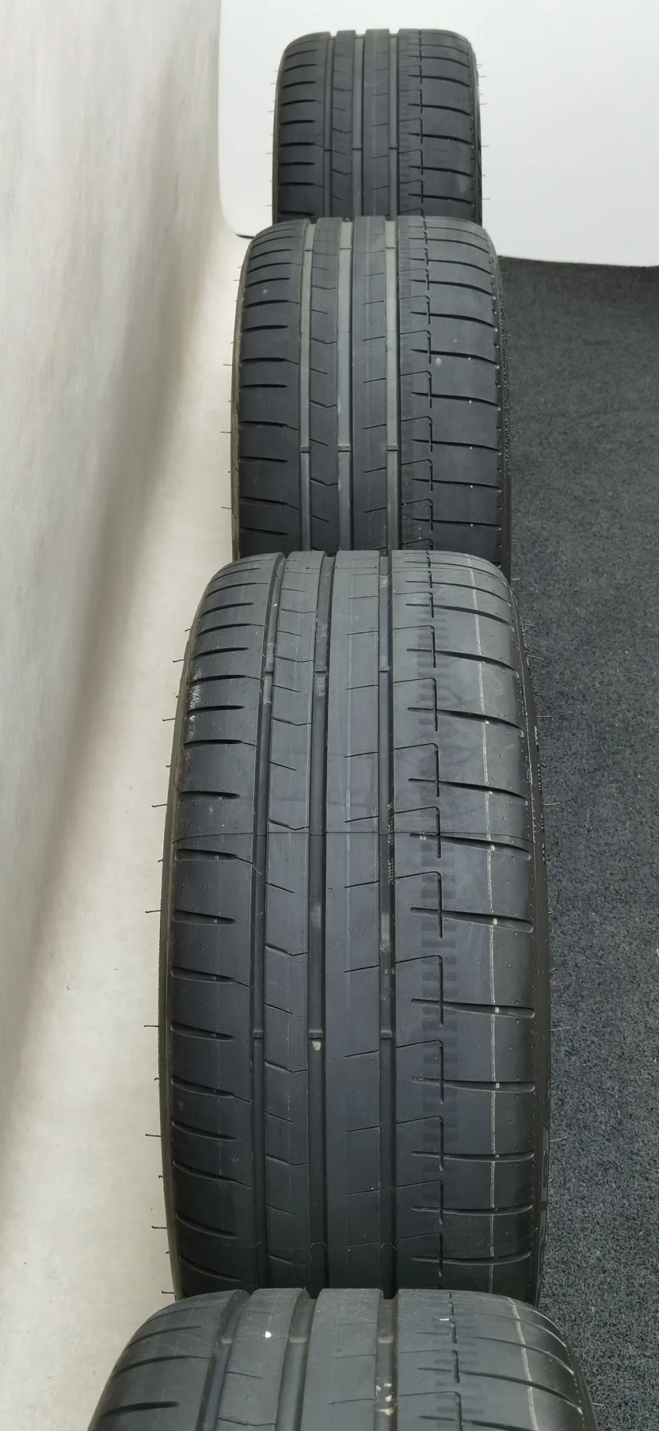 19 Zoll Audi 5-Y-Speichen Schwarz matt Sommerräder / Pirelli P-Zero R (R1) 265/30 R19 – Bild 2