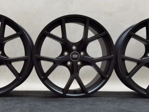 19 Zoll Audi 5-Y-Speichen Schwarz matt Alufelgen