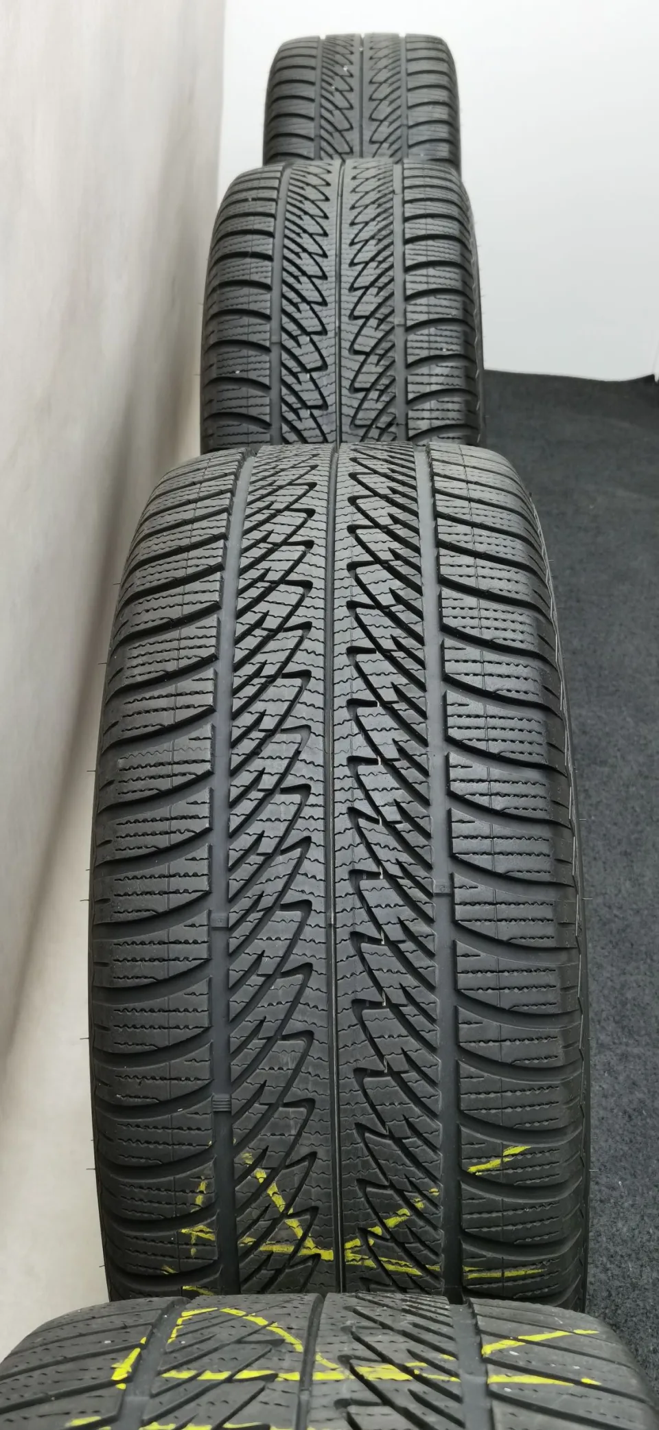 20 Zoll Volkswagen Nevada Schwarz glänzend Winterräder / Goodyear Ultra Grip 8 Performance AO 285/45 R20 – Bild 2