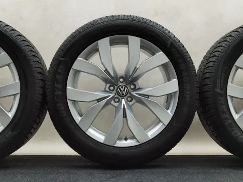 20 Zoll Volkswagen Montero Silber Winterräder / Goodyear Ultra Grip 8 Performance AO 285/45 R20