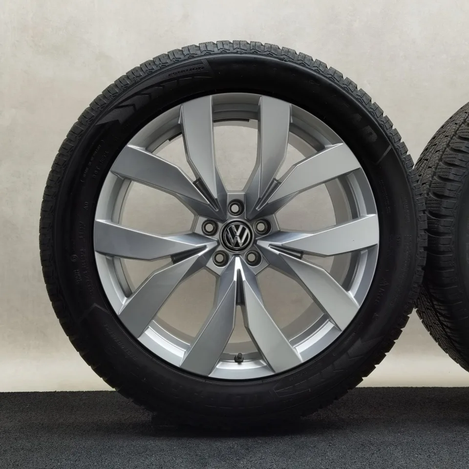 20 Zoll Volkswagen Montero Silber Winterräder / Goodyear Ultra Grip 8 Performance AO 285/45 R20 – Bild 3