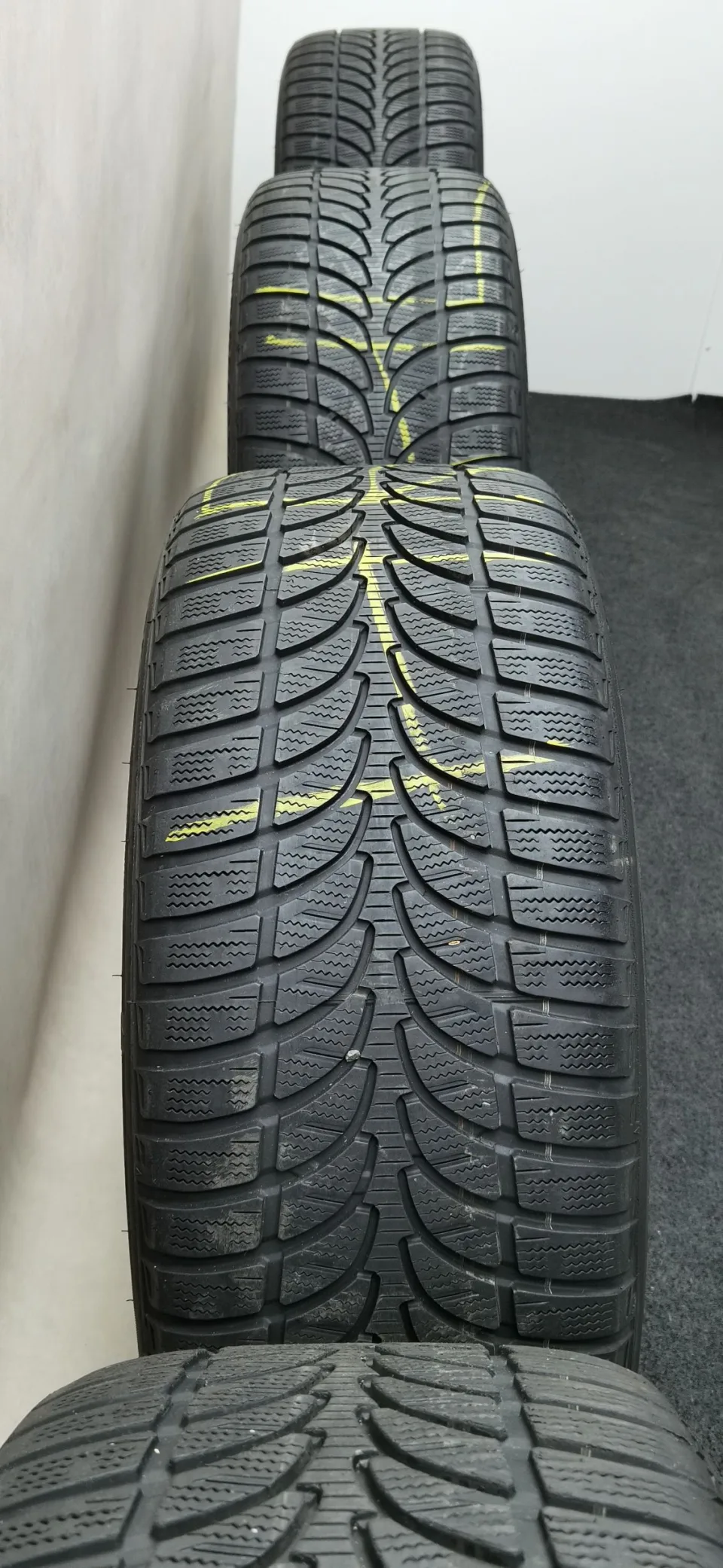 20 Zoll Audi 10-Speichen-Lamina Silber Winterräder / Bridgestone Blizzak LM-80 Evo AO 255/50 R20 – Bild 2