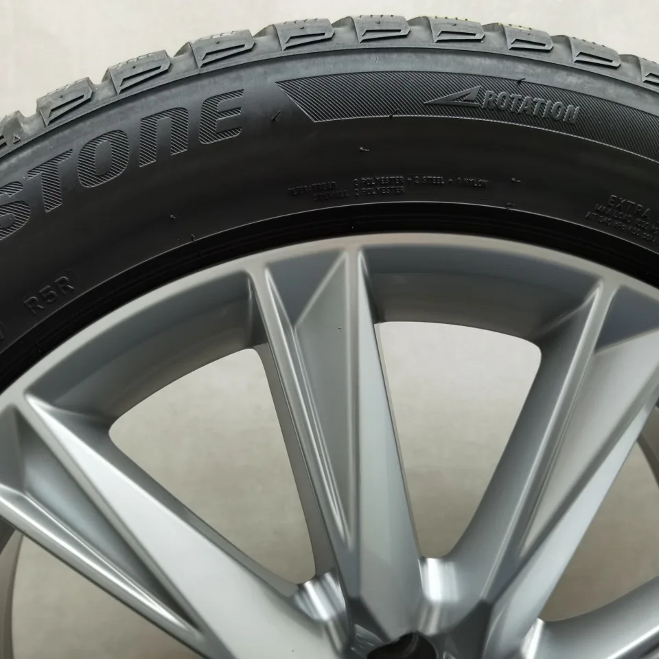 20 Zoll Audi 10-Speichen-Lamina Silber Winterräder / Bridgestone Blizzak LM-80 Evo AO 255/50 R20 – Bild 6
