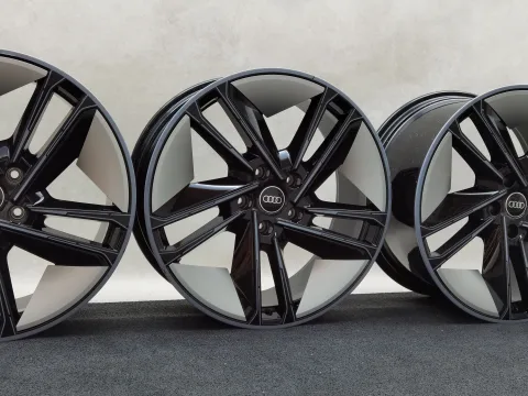 21 Zoll Audi 5-Doppelspeichen-Konkavmodul Schwarz glänzend mit Grafikdruck Alufelgen