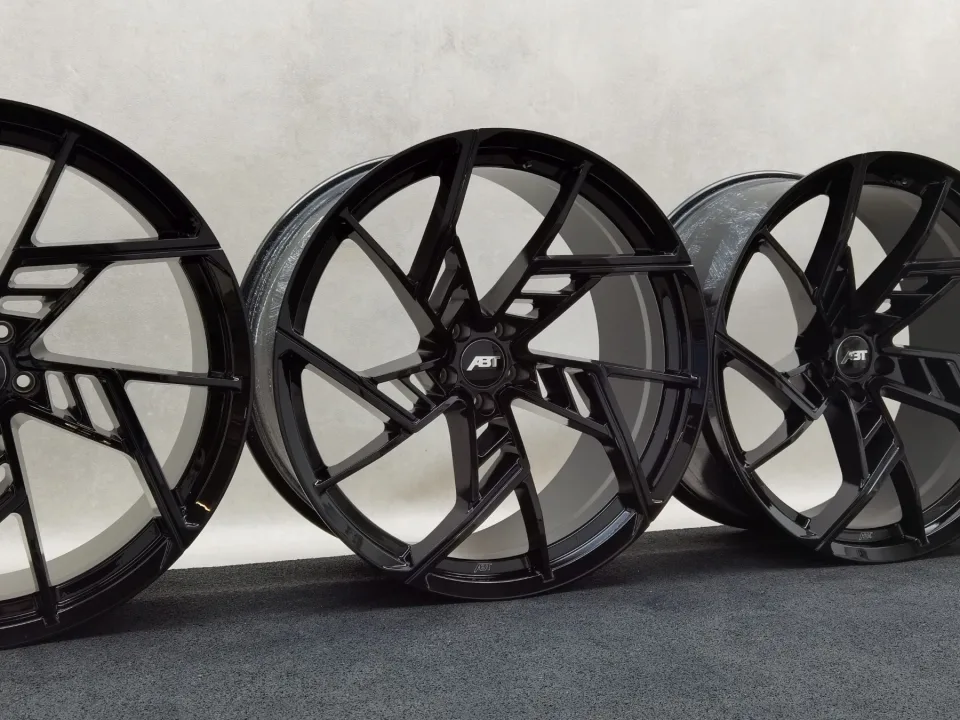 23 Zoll ABT Sportsline IR23 Glossy black Alufelgen – Bild 1