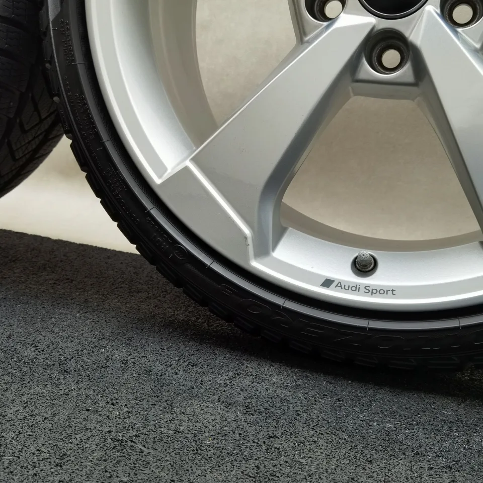 19 Zoll Audi 5-Arm-Rotor Silber Winterräder / Pirelli Winter Sottozero 3 (R01) 235/35 R19 – Bild 7