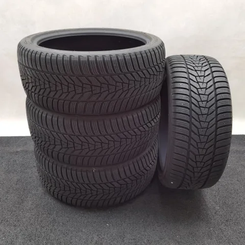 Hankook Winter i*cept evo3 (W330) 225/40 R18 Winterreifen