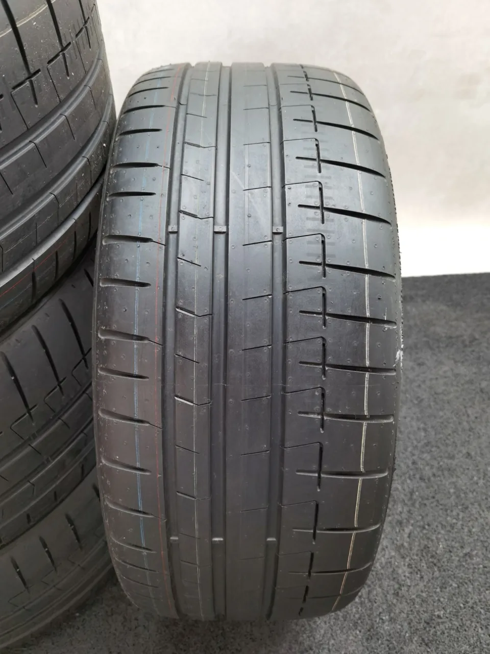 Pirelli P-Zero R (R1) 265/30 R19 Sommerreifen – Bild 3