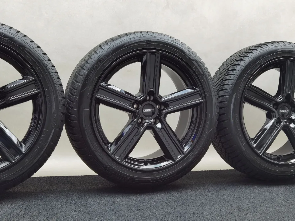 19 Zoll Dezent KG Schwarz glänzend Winterräder / Goodyear Ultragrip Performance + 245/45 R19 – Bild 1