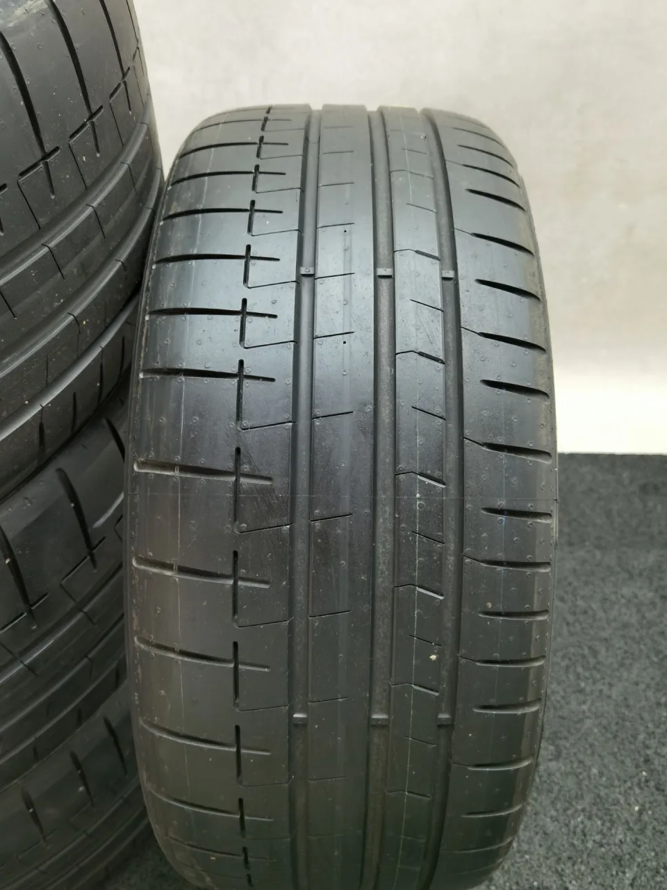 Pirelli P-Zero R (R1) 265/30 R19 Sommerreifen – Bild 3