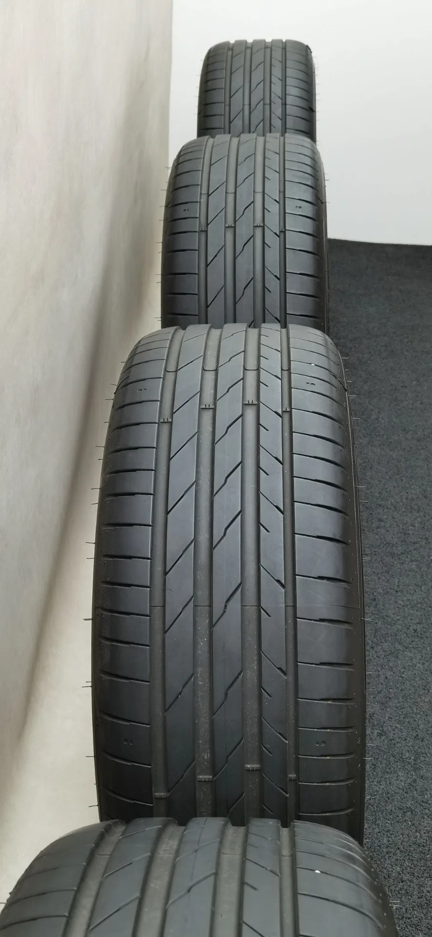19 Zoll Volkswagen Halmstad Schwarz glänzend, glanzgedreht Sommerräder / Hankook Ventus evo SUV (+) 245/45 R19 – Bild 2