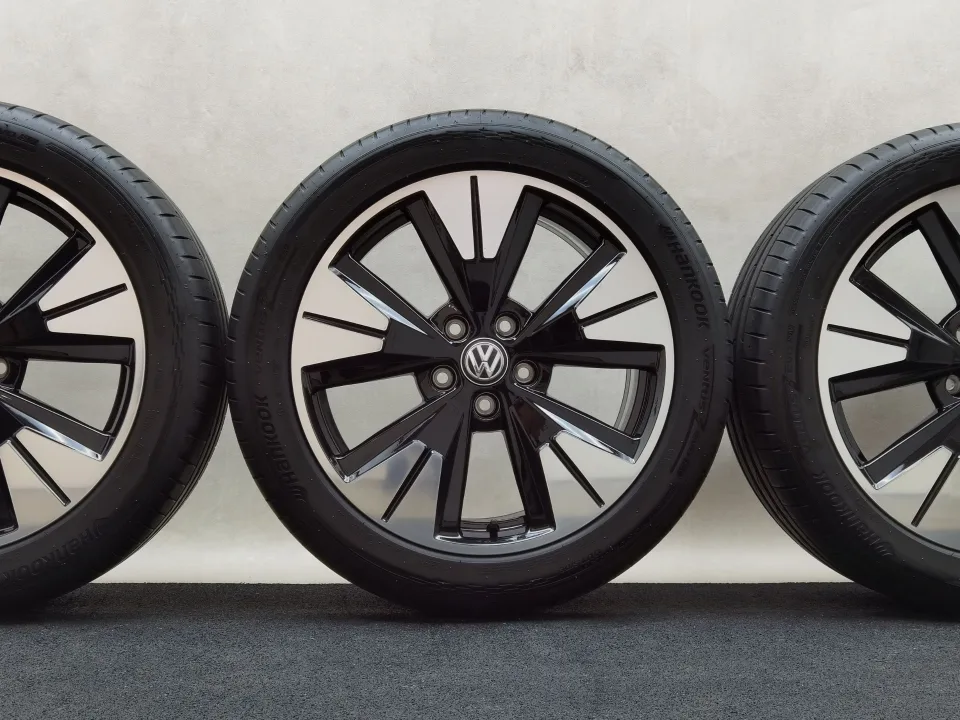 19 Zoll Volkswagen Halmstad Schwarz glänzend, glanzgedreht Sommerräder / Hankook Ventus evo SUV (+) 245/45 R19 – Bild 1