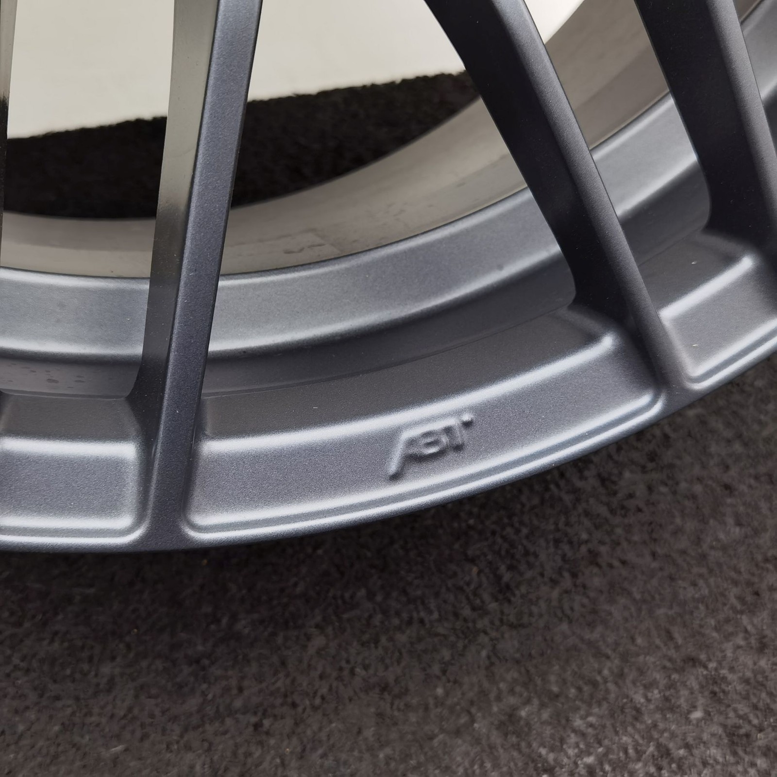 22 Zoll ABT Sportsline HR22 Dark smoke Alufelgen – Bild 8