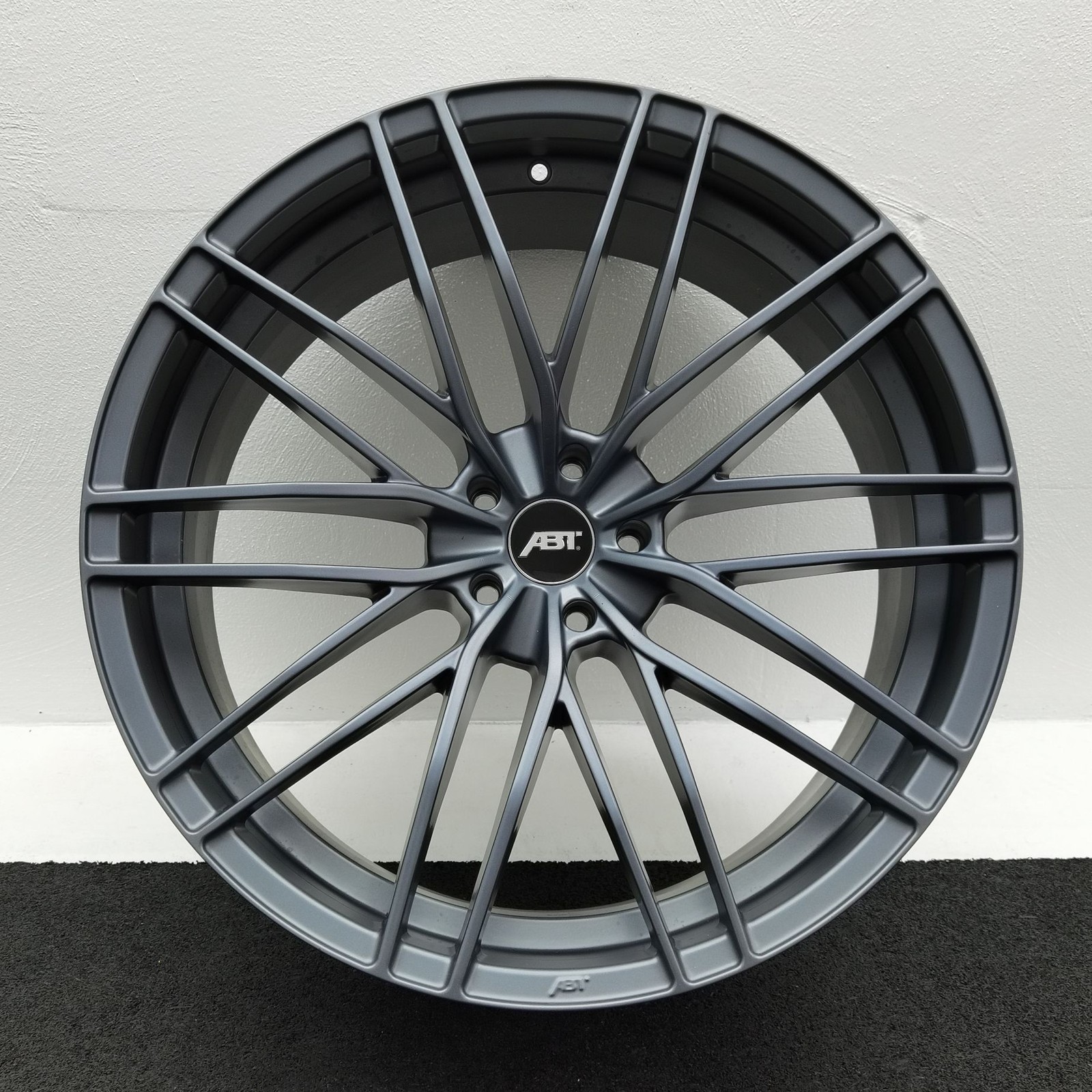 22 Zoll ABT Sportsline HR22 Dark smoke Alufelgen – Bild 6